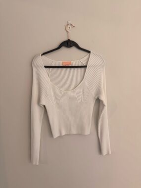 White Ribbed Scoop Neck Long-Sleeve Women's Top